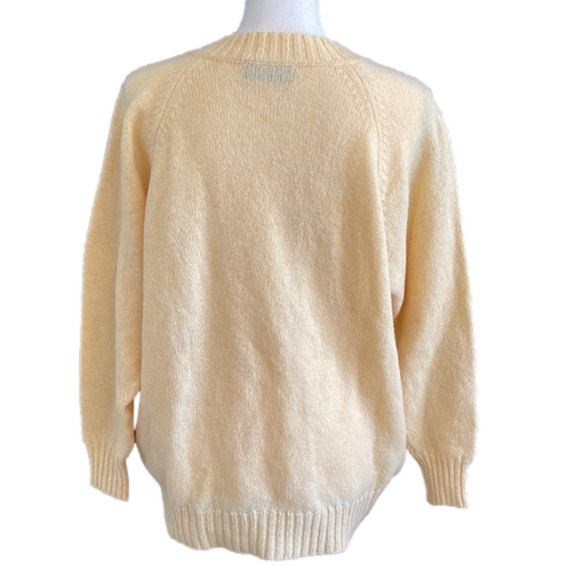 Vintage women’s yellow Pringle 100% wool sweater - NWT - size large - Picture 2 of 6